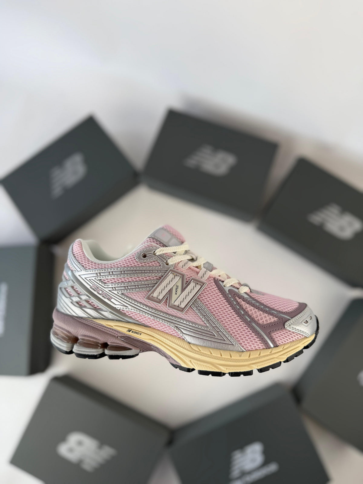 New Balance 1906R