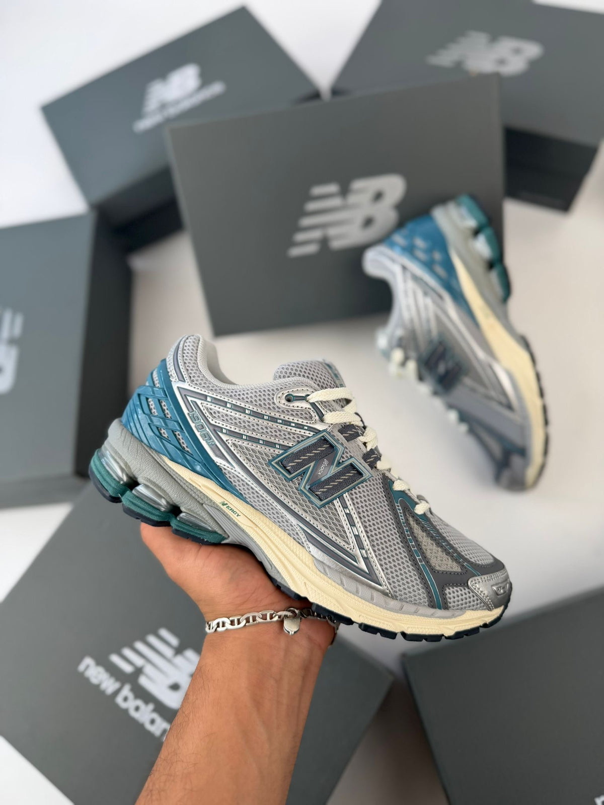 New Balance 1906R