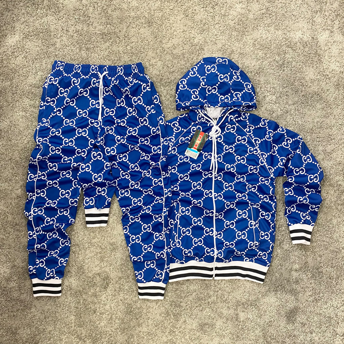 Chándal deportivo azul y blanco