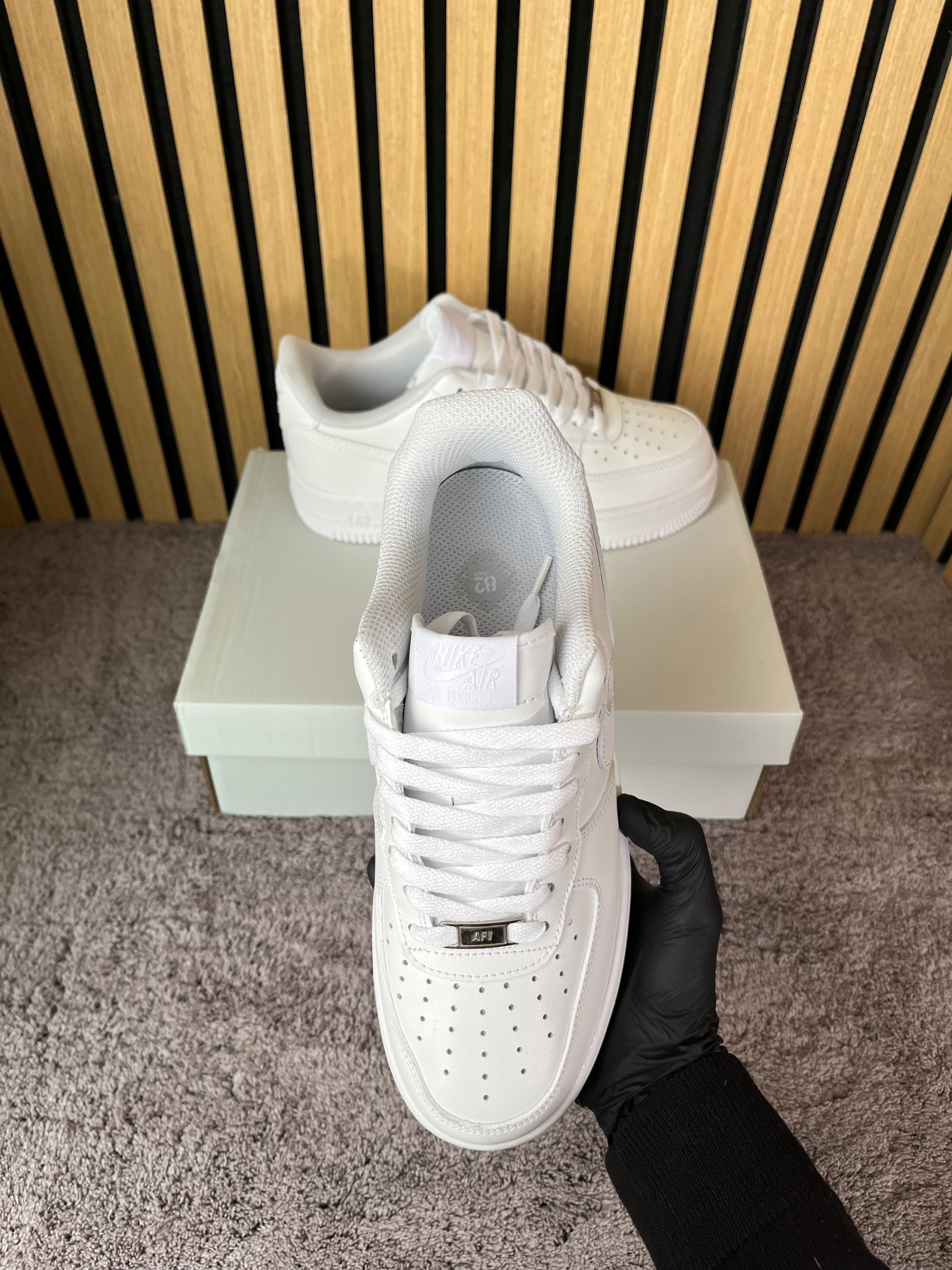 NIKE AIR FORCE ONE