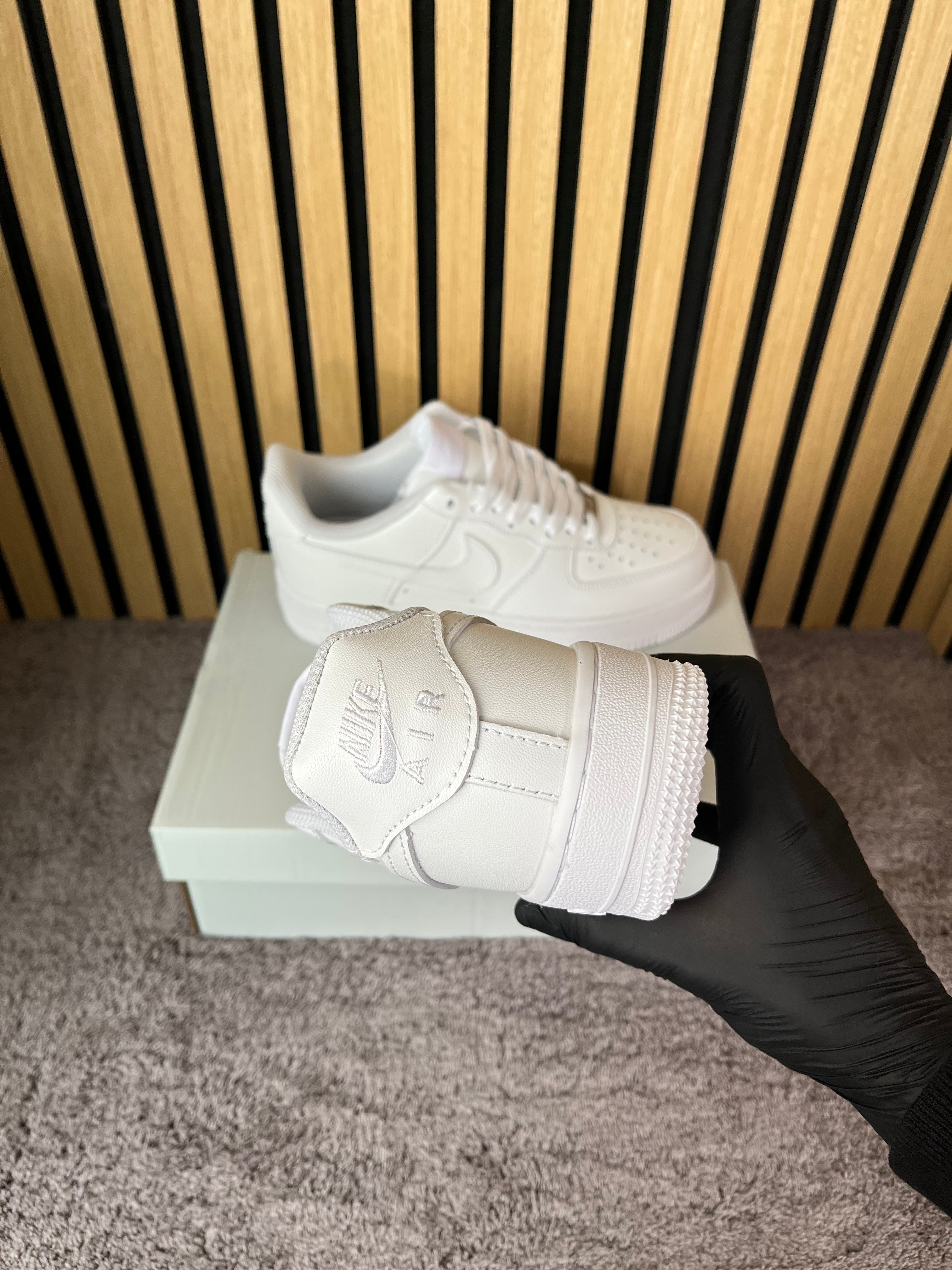 NIKE AIR FORCE ONE