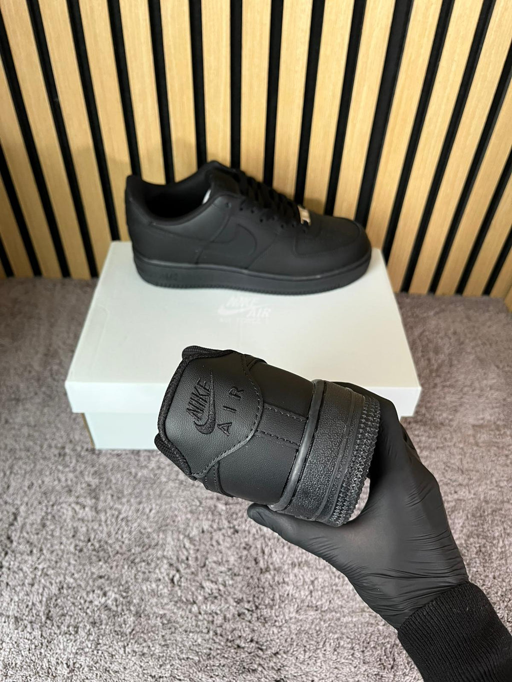NIKE AIR FORCE 1 NEGRAS