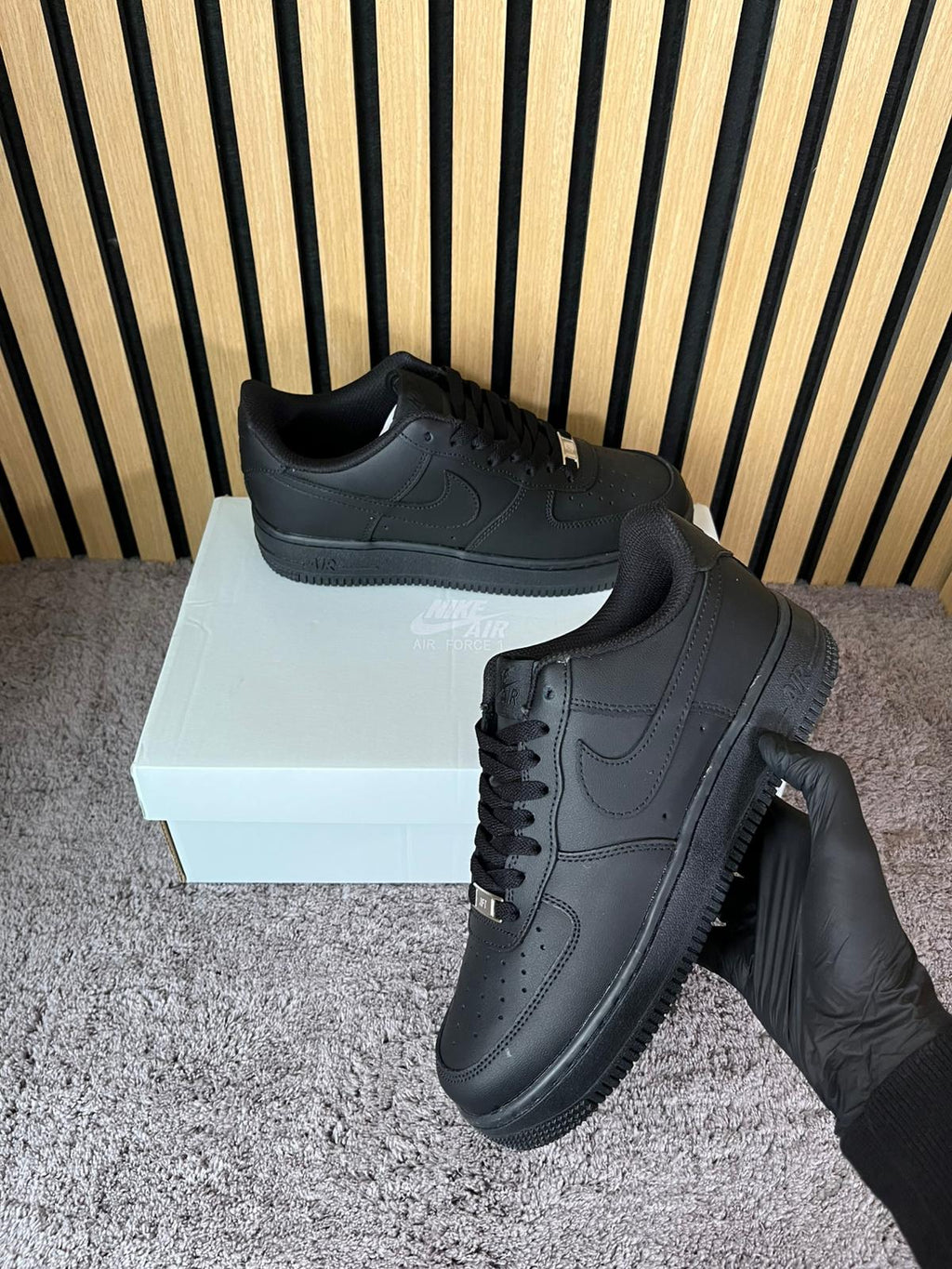 NIKE AIR FORCE 1 NEGRAS