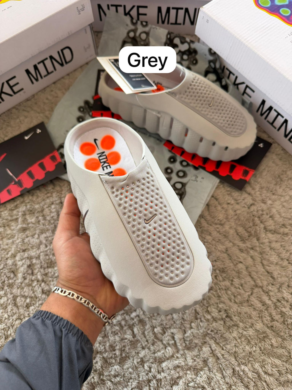 CHANCLAS NIKE MIND GRIS