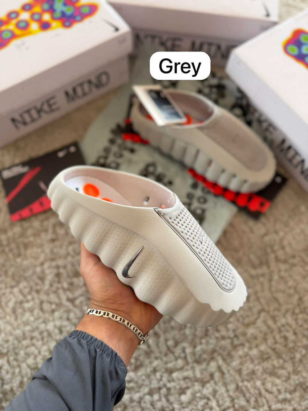 CHANCLAS NIKE MIND GRIS