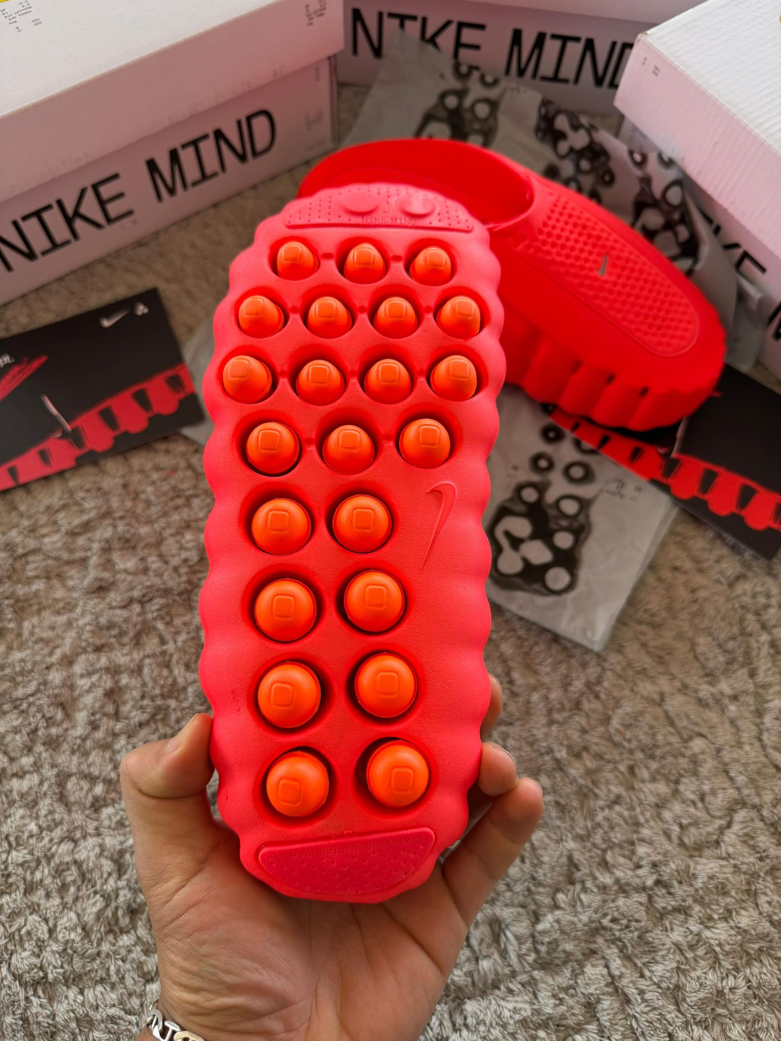 CHANCLAS NIKE MIND ROJAS