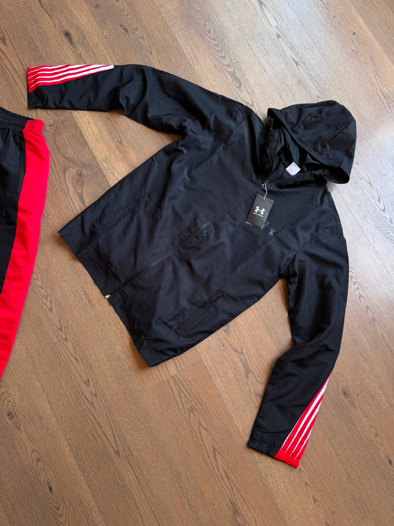 Under Armour Chándal Track Suit Negro & Rojo