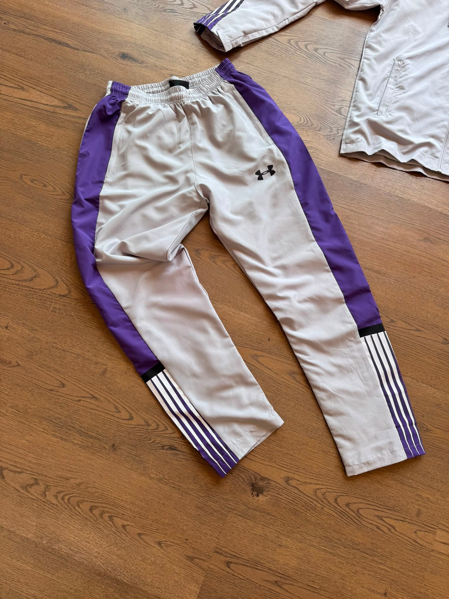 Under Armour Tracksuit Blanco & Morado