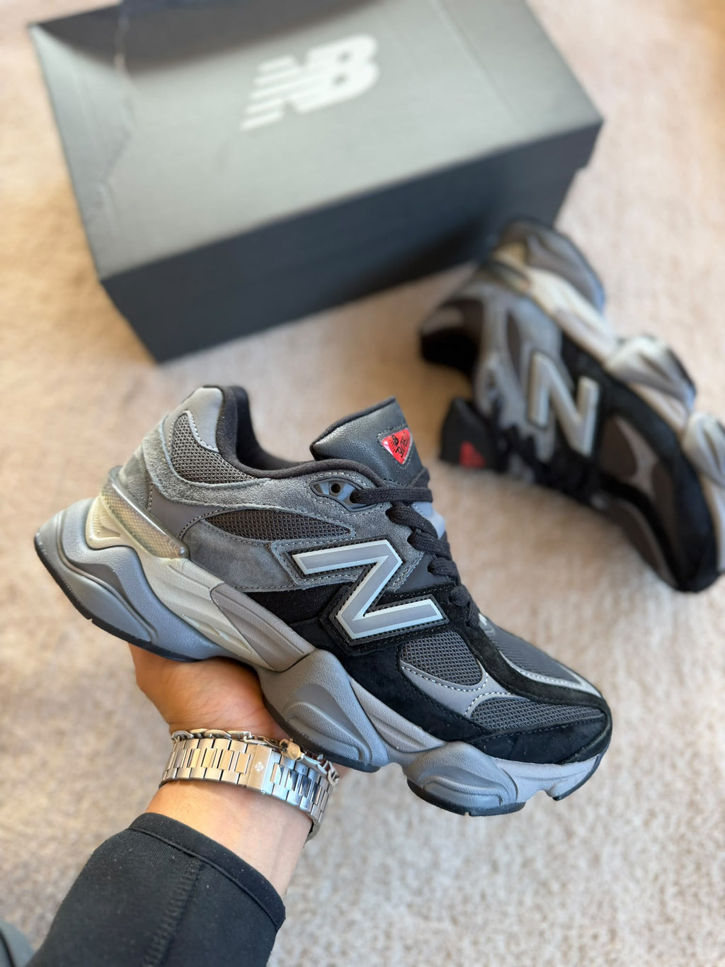 NEW BALANCE 9060