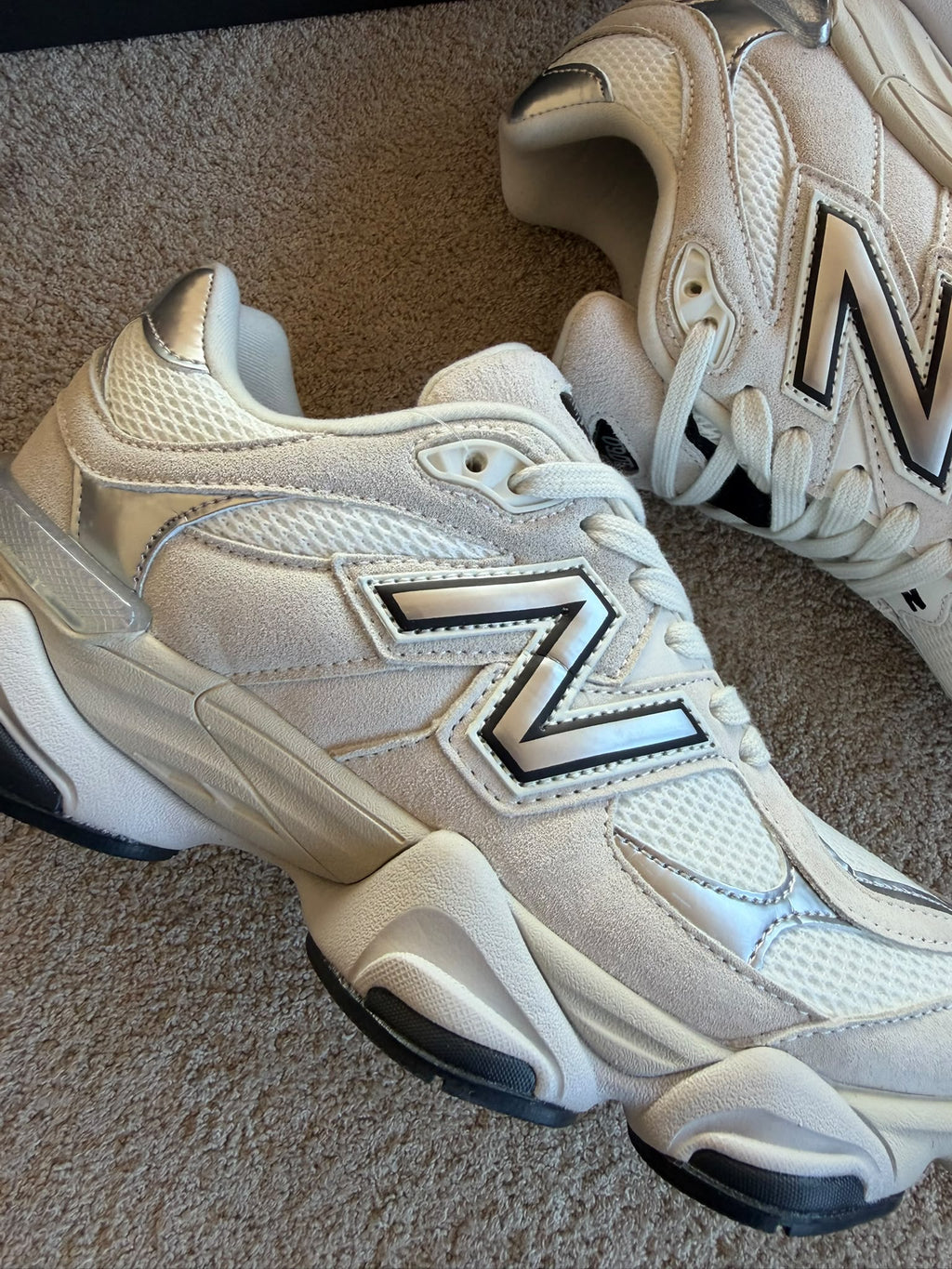 NEW BALANCE 9060