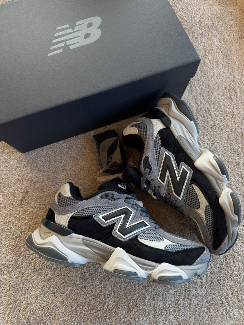 NEW BALANCE 9060