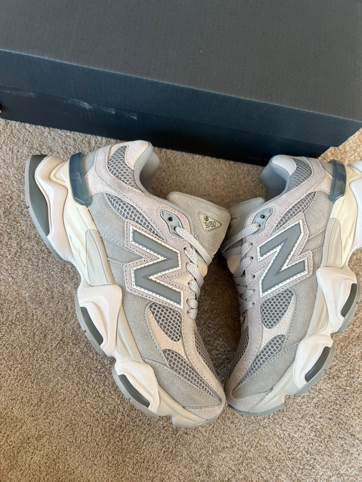 NEW BALANCE 9060