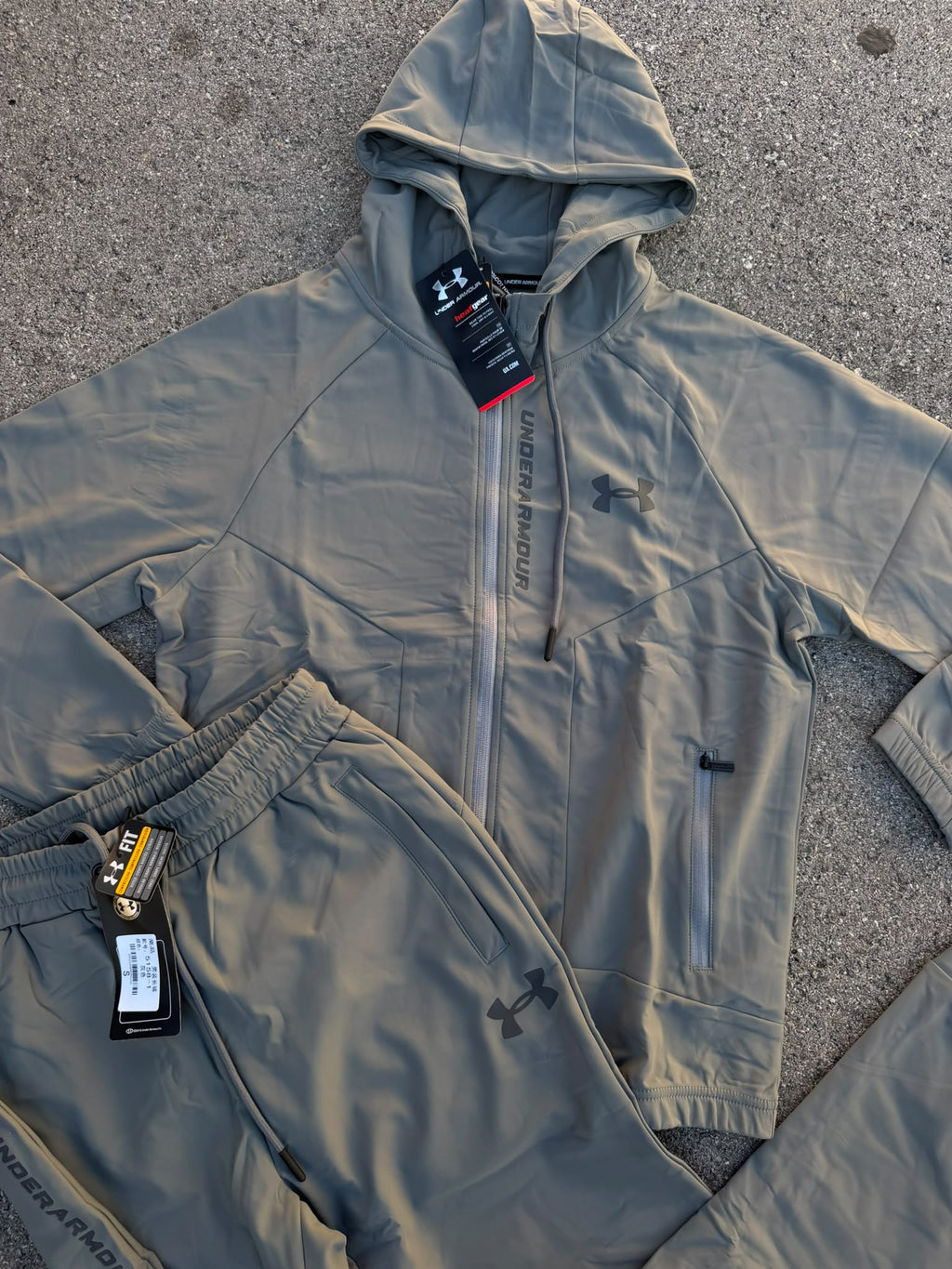 Chándal Under Armour Caqui