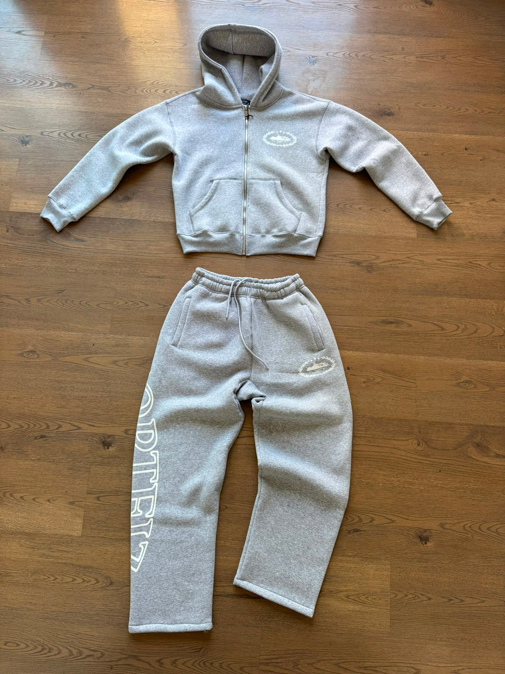 Corteiz Island Puff Print Chándal Gris Heather