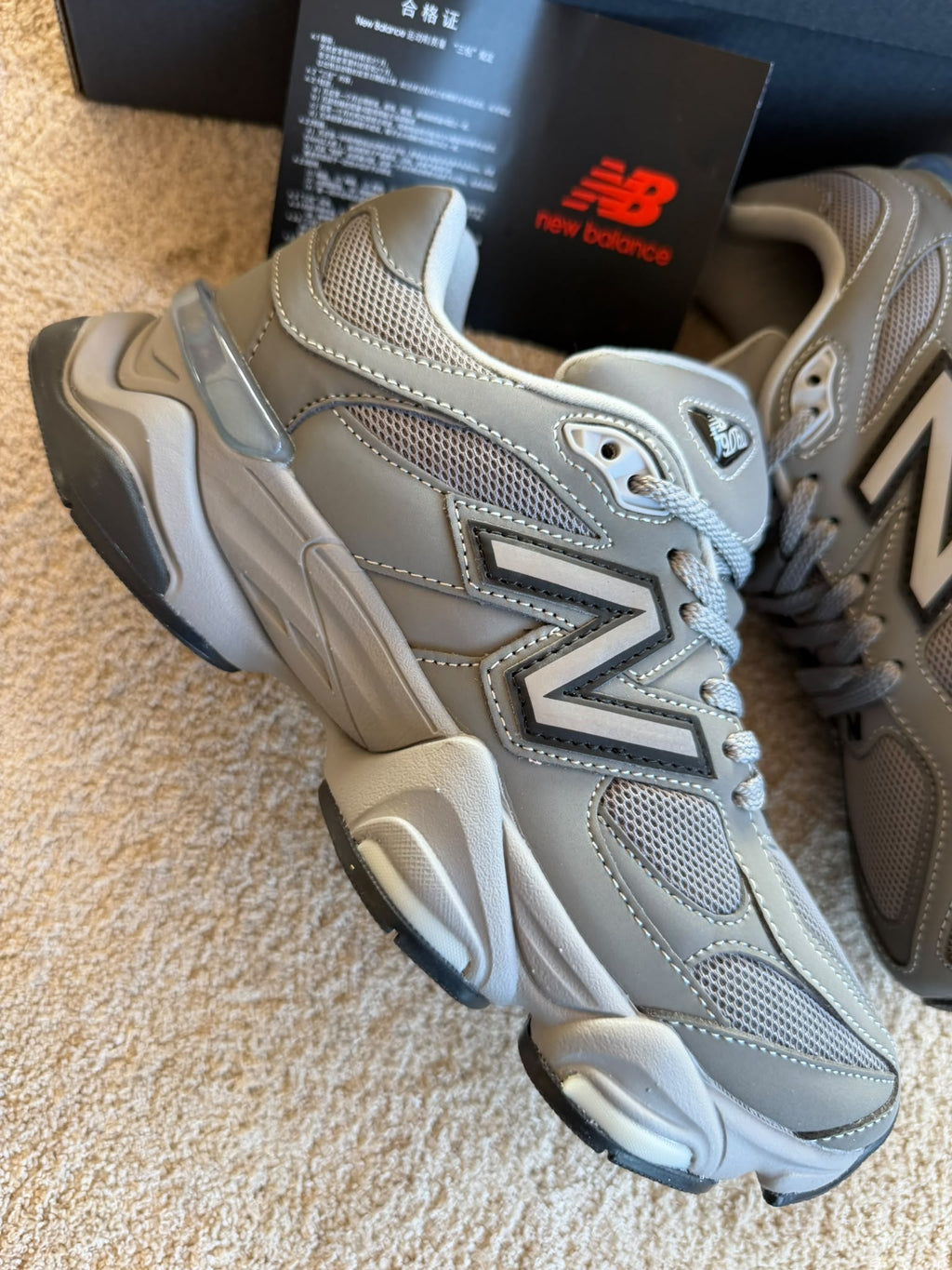 NEW BALANCE 9060
