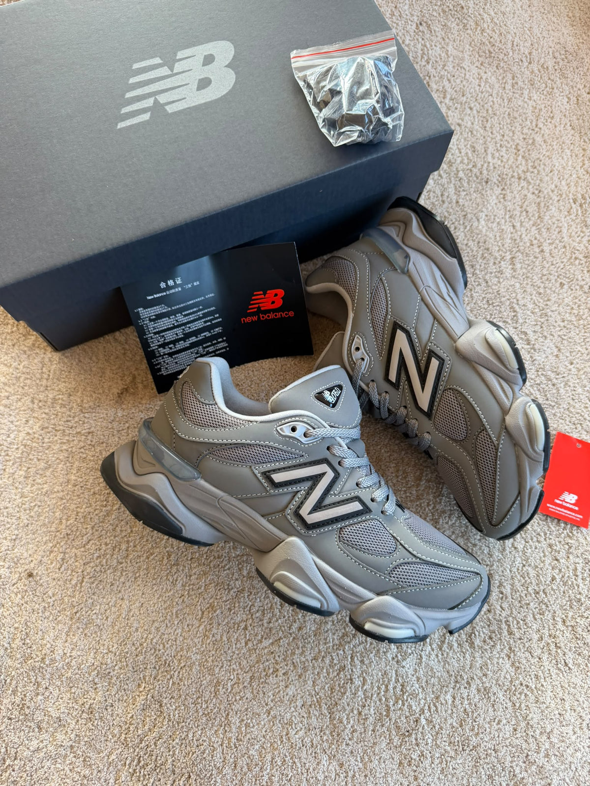 NEW BALANCE 9060