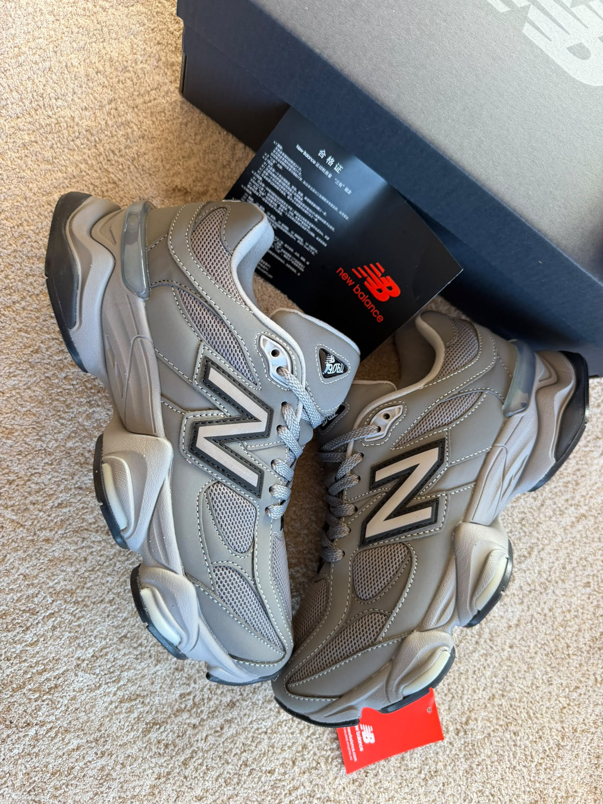 NEW BALANCE 9060