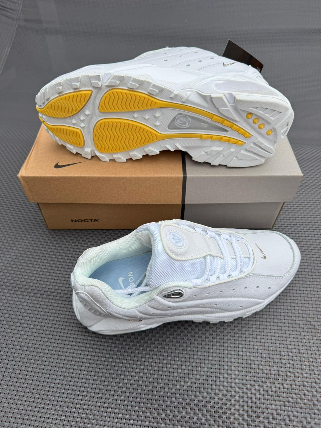 NIKE NOCTA HOT STEP AIR TERRA - MODELO 2