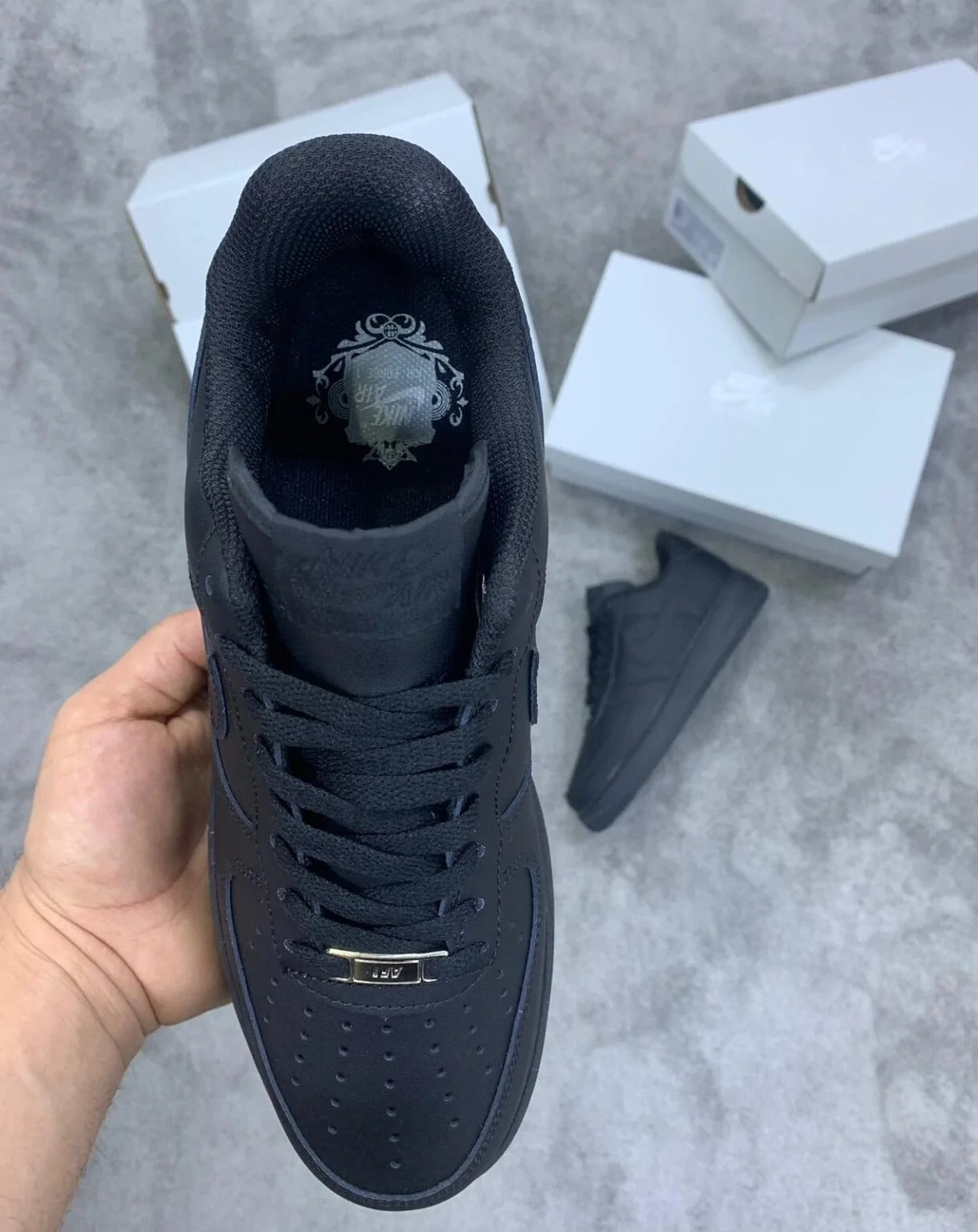 NIKE AIR FORCE 1