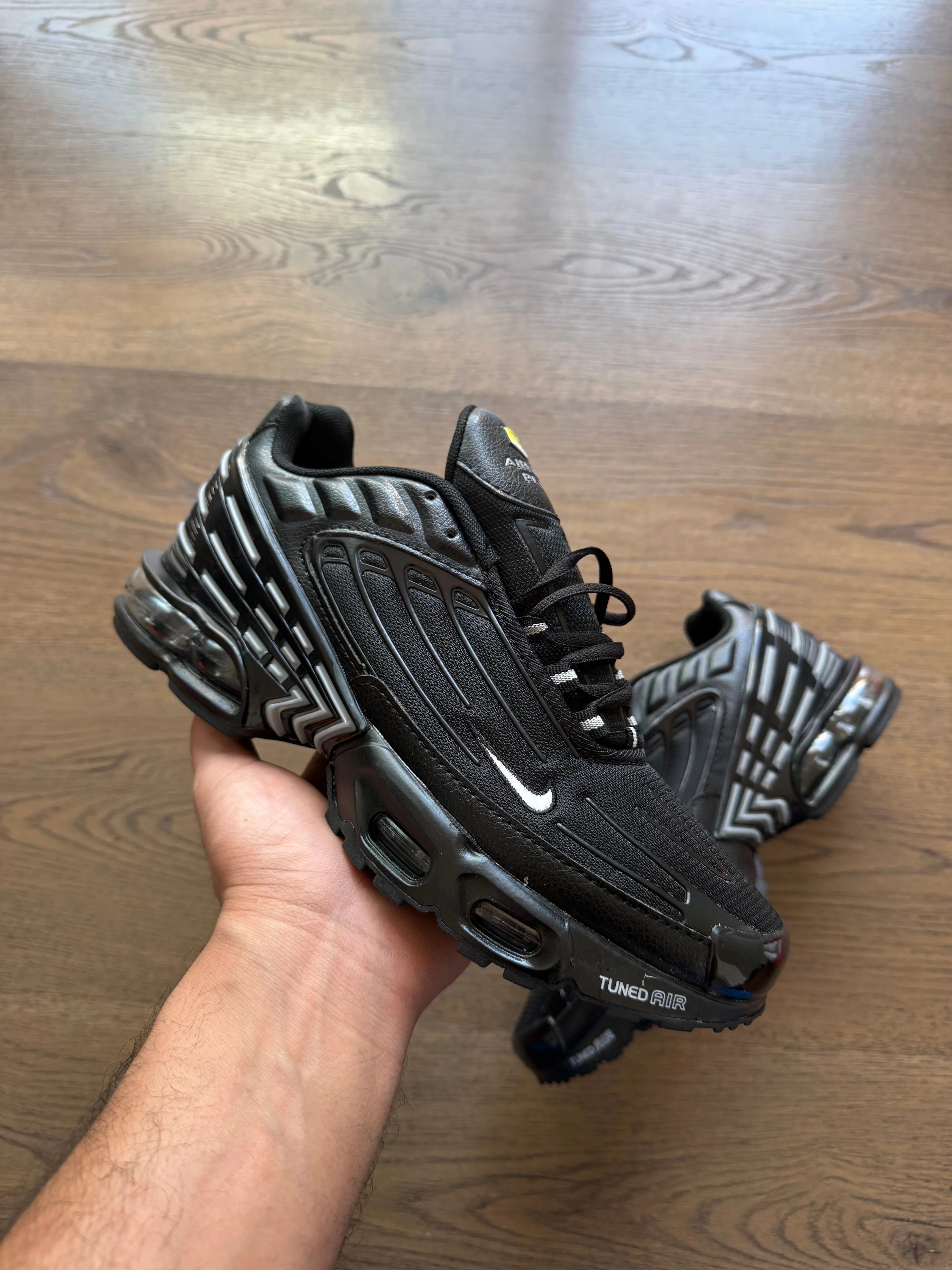 NIKE AIRMAX TUNED 3 NEGRAS