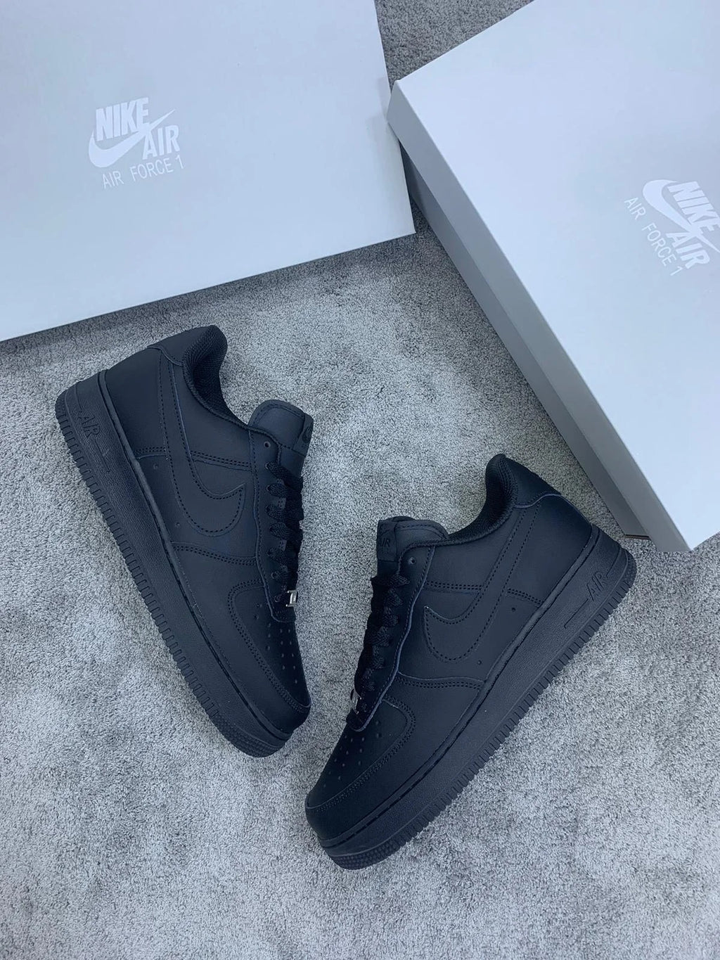 NIKE AIR FORCE 1