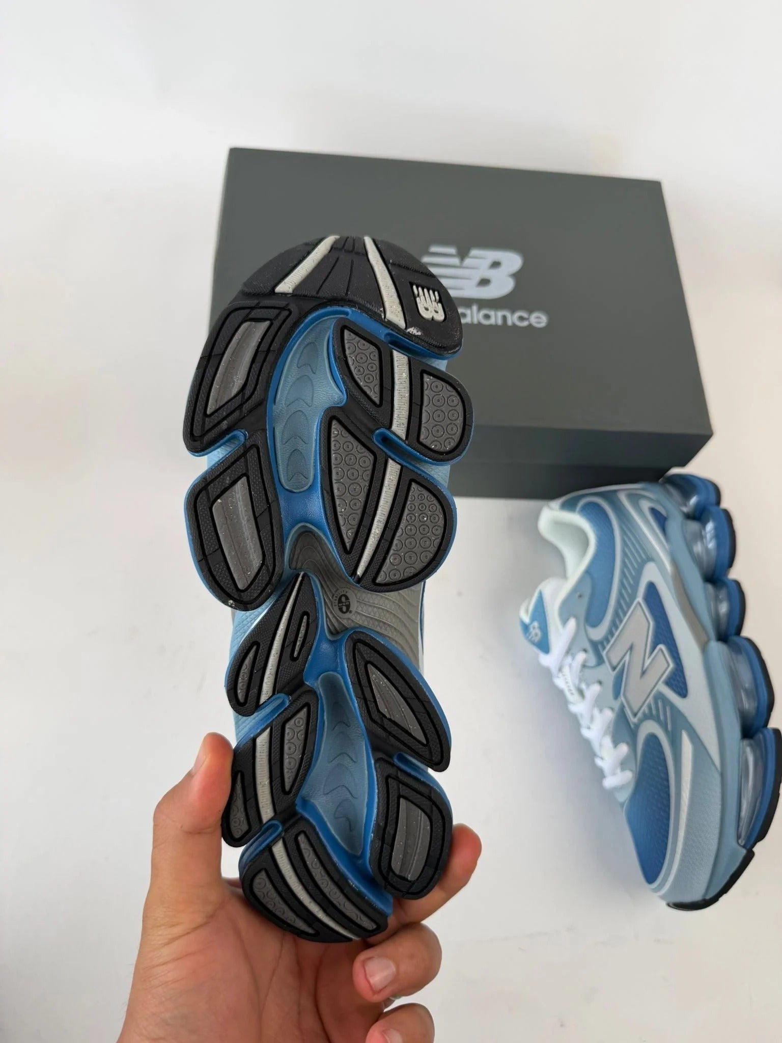 NEW BALANCE ABZORB 2000 -