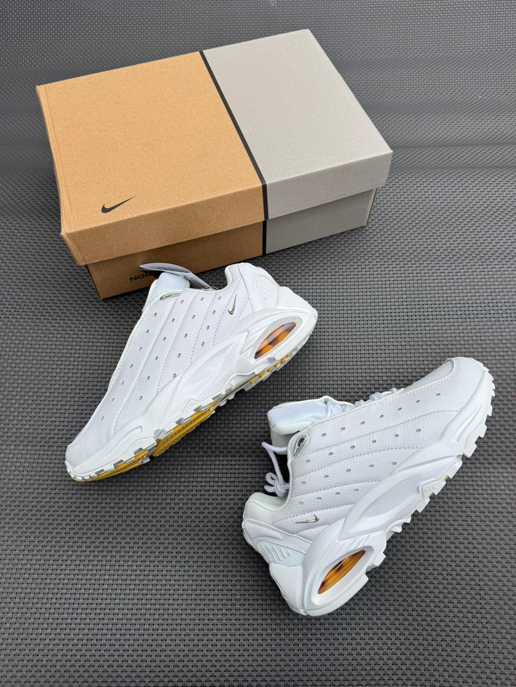 NIKE NOCTA HOT STEP AIR TERRA - MODELO 2