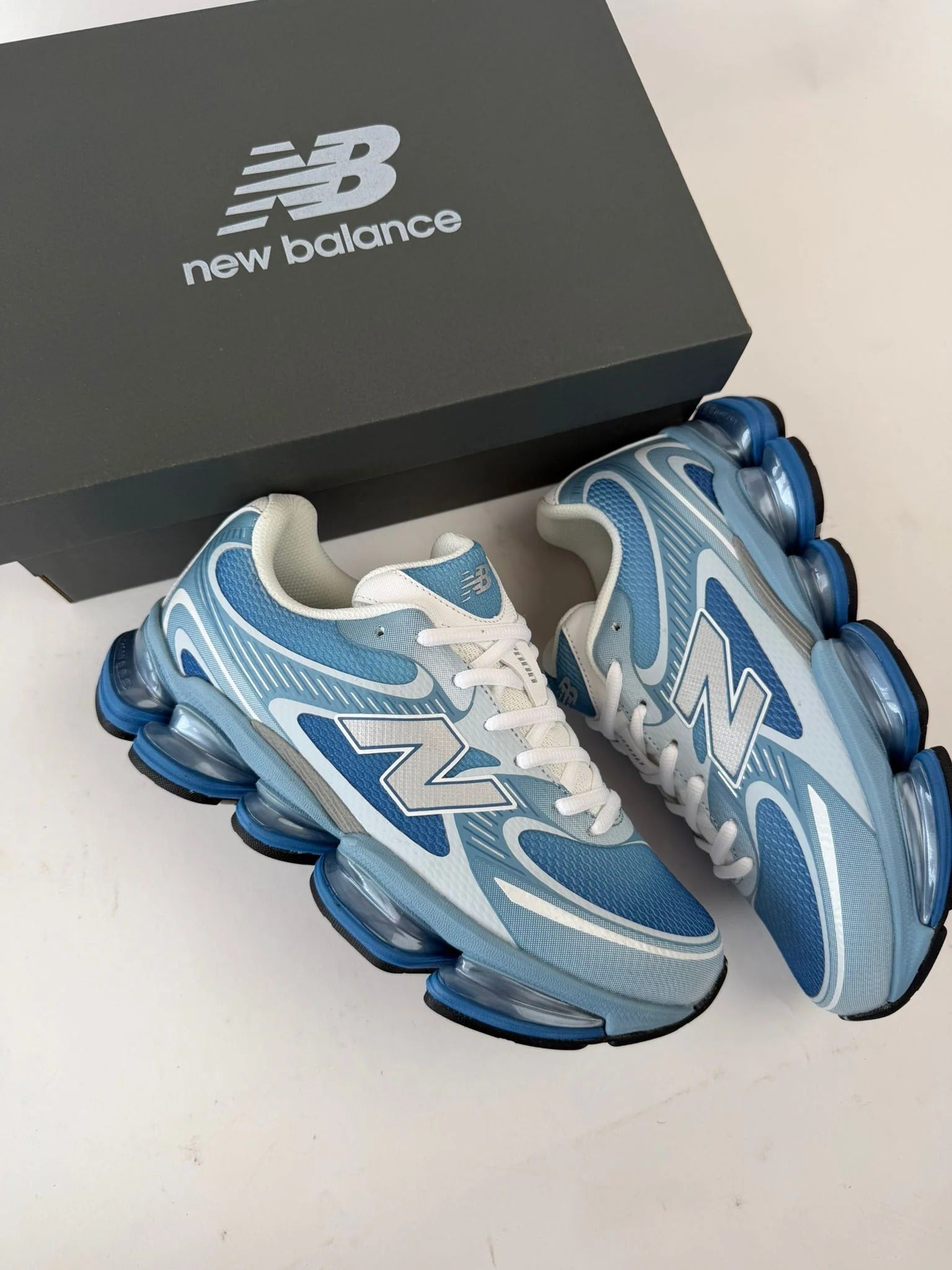 NEW BALANCE ABZORB 2000 -